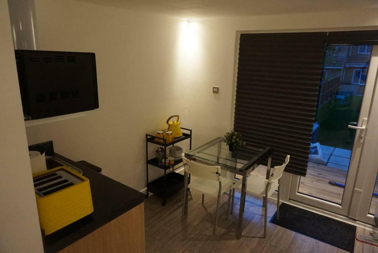 Rjo Serviced Accommodation Purfleet Exteriör bild